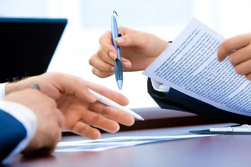 Comment bien choisir son agent immobilier pour vendre sa maison ?
