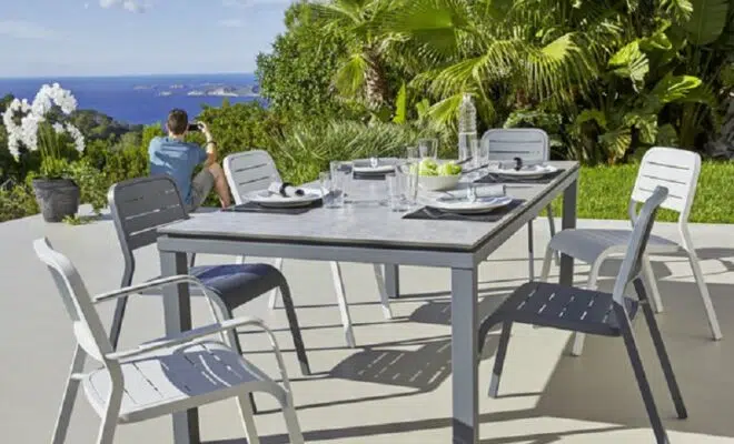 Comment choisir une table de jardin