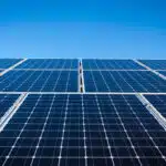 Entreprises et collectivités : les atouts des panneaux solaires pour une énergie durable