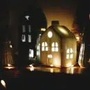 maison de Noël miniature lumineuse