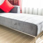 Méridienne dans le salon : comment bien l'intégrer pour gagner de la place ?