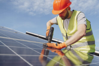 Optimisez votre consommation d'énergie avec des panneaux solaires pour une maison de 150 m²