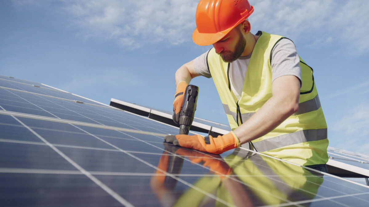 Optimisez votre consommation d'énergie avec des panneaux solaires pour une maison de 150 m²