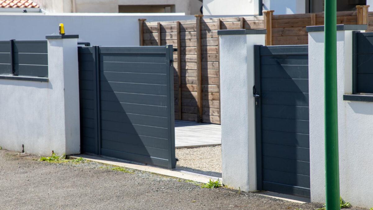 Portail coulissant : la solution parfaite pour protéger votre maison ?