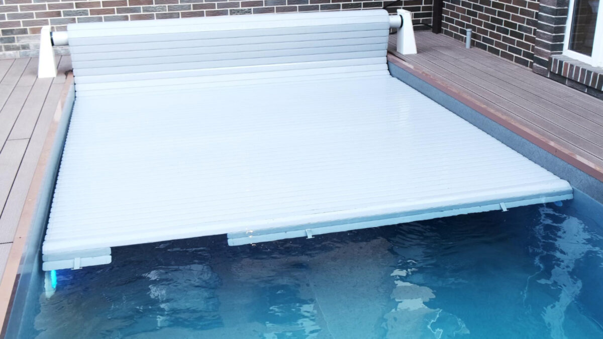 Pourquoi installer un volet de piscine ?