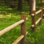Sécurisez votre extérieur avec des poteaux de clôture fiables